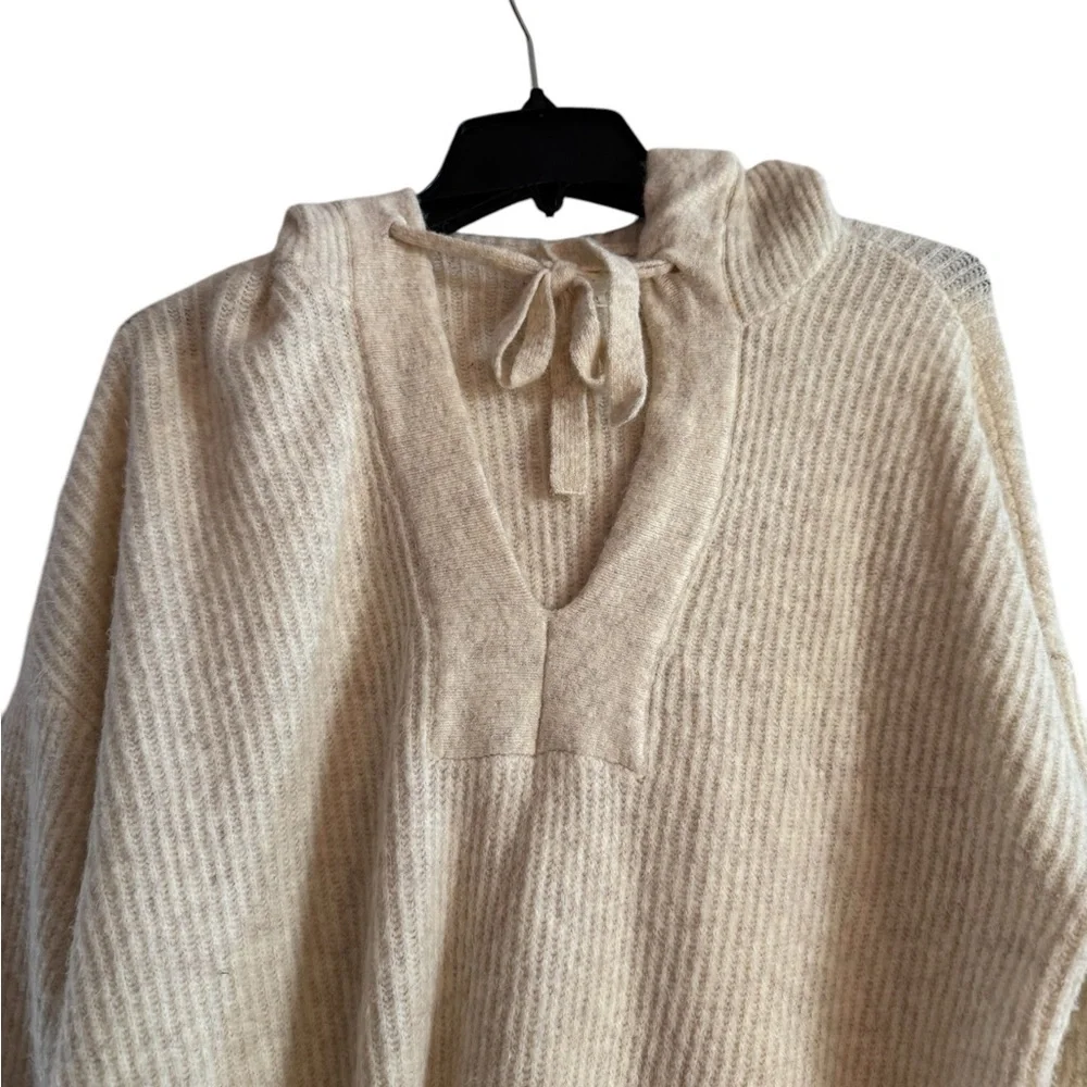 Lou & Grey Cream V-Neck Sweater with Relaxed Fit - Picture 2 of 4